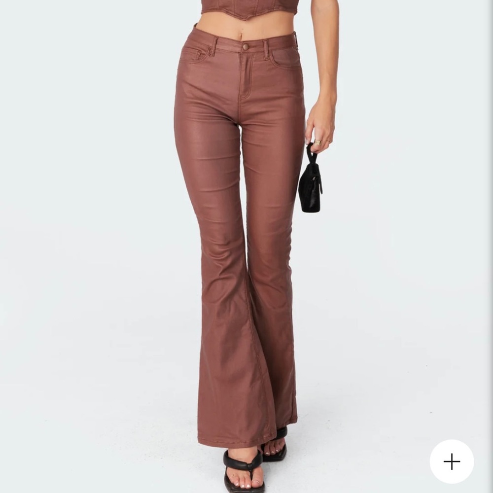 BROWN EDIKTED FAUX LEATHER FLARE JEANS